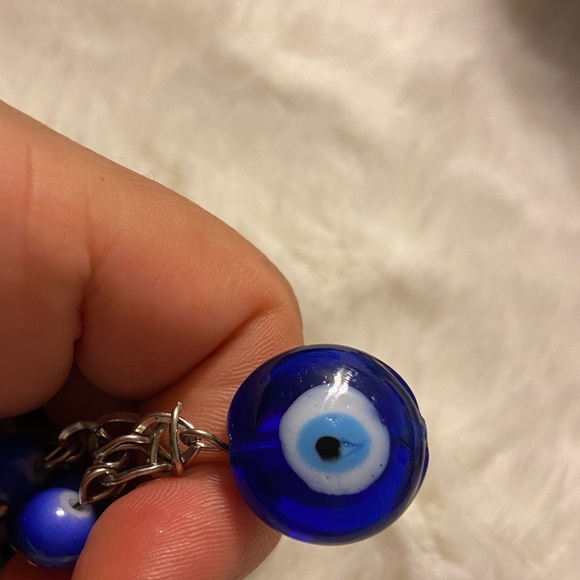 Handmade evil eye charm bracelet with hearts - Picture 7 of 9